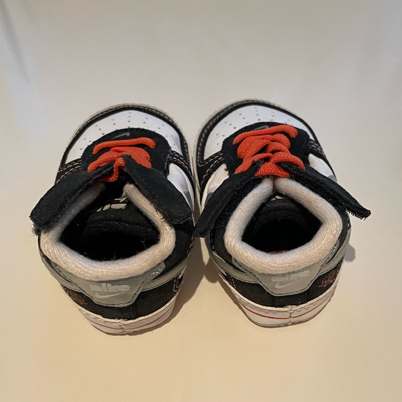 Baby Nikes - Picture 7 of 9